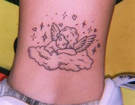 tatuajes de angelitos para mujer|Tatuaje: Angelito